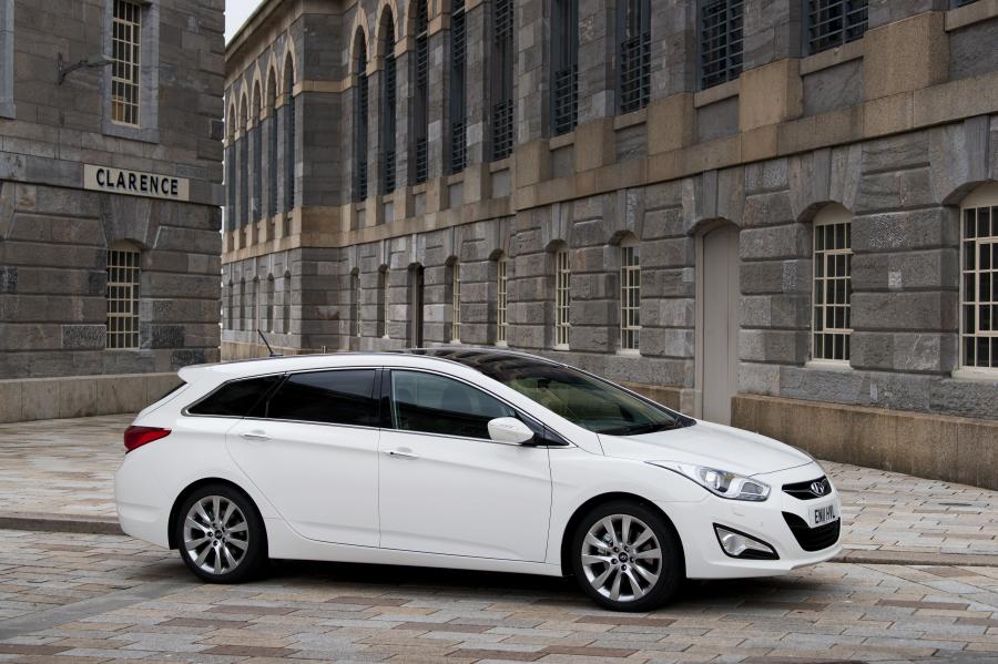  Hyundai i40 Station Wagon CRDi 2011 года  (UK) (фото 116 из 146)